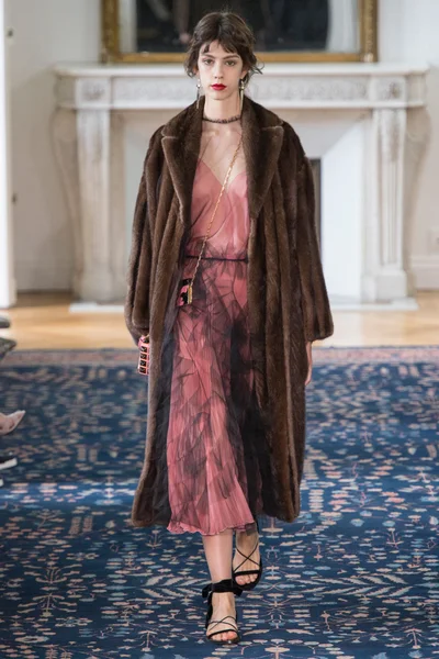 Look 19